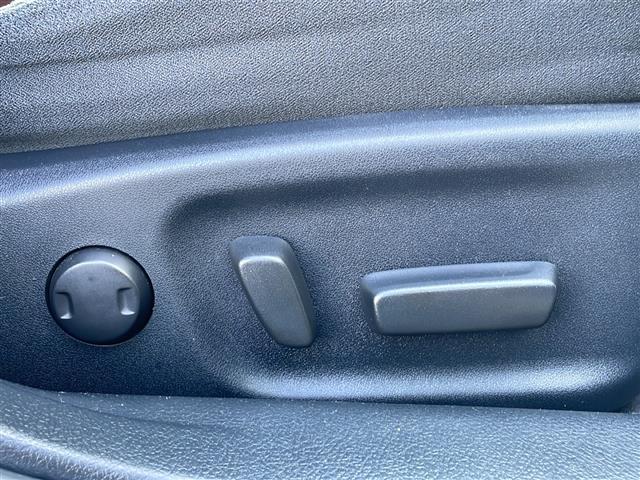 クラウンハイブリッド アスリートS 純正SDナビ・Bluetooth CD DVD・TV フルセグ・バックカメラ 追従式クルーズコントロール ETC2.0 ドライブレコーダー 前席パワーシート 純正17インチアルミホイール(14枚目)