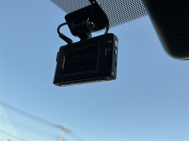 ヤリスクロス ハイブリッドＺ　純正ナビ　Ｂｌｕｅｔｏｏｔｈ　アラウンドビューモニター　前後ドライブレコーダー　パーキングアシスト　モデリスタエアロ　シートヒーター　ＥＴＣ　クルーズコントロール　パワーバックドア　パワーシート（6枚目）