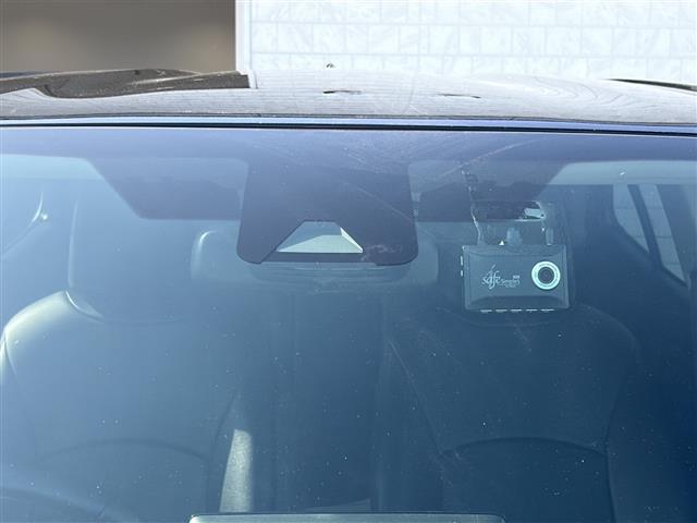 ヤリスクロス ハイブリッドＺ　純正ナビ　Ｂｌｕｅｔｏｏｔｈ　アラウンドビューモニター　前後ドライブレコーダー　パーキングアシスト　モデリスタエアロ　シートヒーター　ＥＴＣ　クルーズコントロール　パワーバックドア　パワーシート（8枚目）