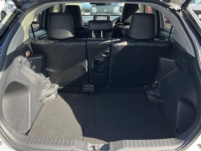 ヤリスクロス ハイブリッドＺ　純正ナビ　Ｂｌｕｅｔｏｏｔｈ　アラウンドビューモニター　前後ドライブレコーダー　パーキングアシスト　モデリスタエアロ　シートヒーター　ＥＴＣ　クルーズコントロール　パワーバックドア　パワーシート（13枚目）