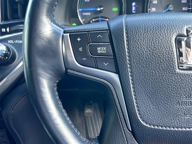 クラウンマジェスタ Fバージョン 純正ナビ Bluetooth TV視聴可 パワーシート シートヒーター ベンチレーション レザーシート ステアリングヒーター クルーズコントロール 純正フロアマット 純正アルミホイール LEDライト(10枚目)