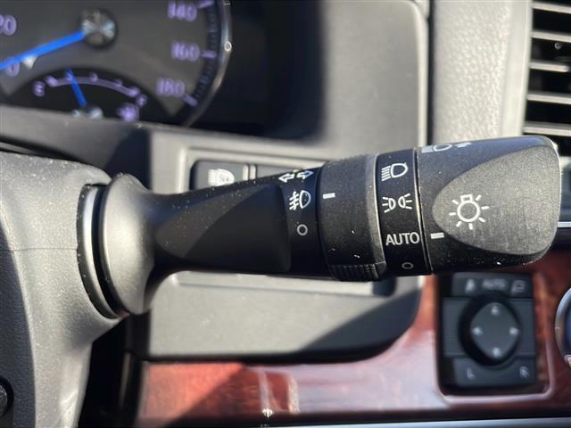 クラウンマジェスタ Fバージョン 純正ナビ Bluetooth TV視聴可 パワーシート シートヒーター ベンチレーション レザーシート ステアリングヒーター クルーズコントロール 純正フロアマット 純正アルミホイール LEDライト(17枚目)