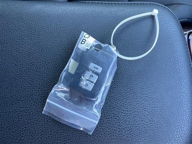 クラウンマジェスタ Fバージョン 純正ナビ Bluetooth TV視聴可 パワーシート シートヒーター ベンチレーション レザーシート ステアリングヒーター クルーズコントロール 純正フロアマット 純正アルミホイール LEDライト(22枚目)