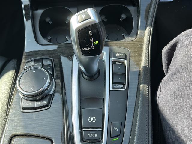 5シリーズ 523dツーリング Mスポーツ 純正ナビ バックカメラ Bluetooth ドライブレコーダー ETC クルーズコントロール パドルシフト オートライト レザーシート パワーシート シートヒーター パワーバックドア 横滑り防止機能(24枚目)