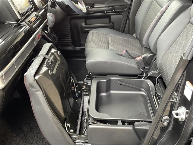 スペーシアカスタム ハイブリッドXSターボ ◇KENWOOD 8インチナビ・Bluetooth CD DVD・TV フルセグ・バックカメラ◇両側パワースライドドア◇クルーズコントロール◇ハーフレザーシート◇衝突被害軽減システム(17枚目)