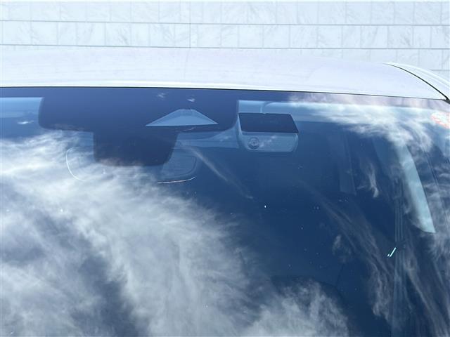 Eペイス SE P200 ◇ワンオーナー◇純正メモリナビ・Bluetooth USB・アラウンドビューモニター◇追従式クルーズコントロール◇ドアバイザー◇パドルシフト◇ドライブレコーダー◇レザーシート(7枚目)