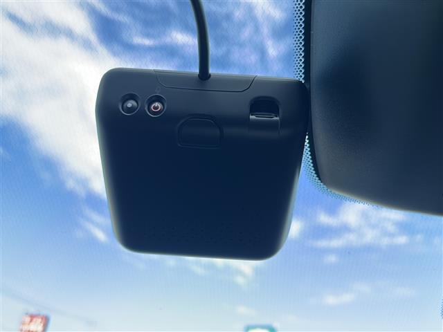 Eペイス SE P200 ◇ワンオーナー◇純正メモリナビ・Bluetooth USB・アラウンドビューモニター◇追従式クルーズコントロール◇ドアバイザー◇パドルシフト◇ドライブレコーダー◇レザーシート(8枚目)