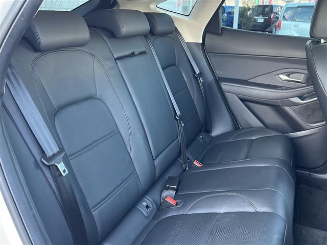 Eペイス SE P200 ◇ワンオーナー◇純正メモリナビ・Bluetooth USB・アラウンドビューモニター◇追従式クルーズコントロール◇ドアバイザー◇パドルシフト◇ドライブレコーダー◇レザーシート(18枚目)