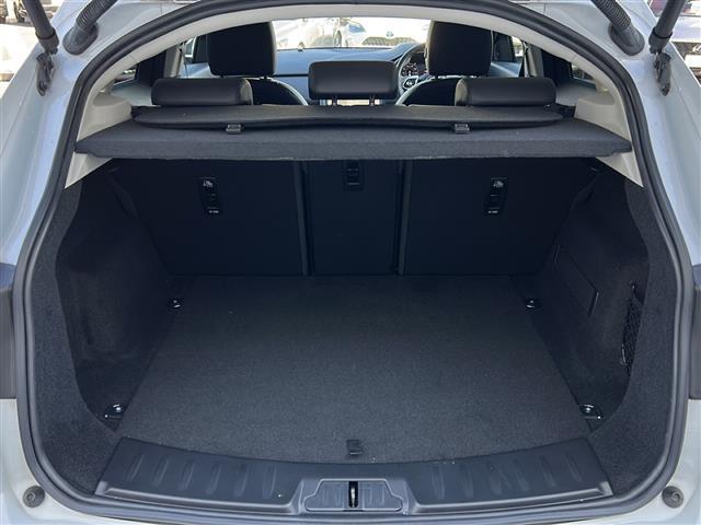 Eペイス SE P200 ◇ワンオーナー◇純正メモリナビ・Bluetooth USB・アラウンドビューモニター◇追従式クルーズコントロール◇ドアバイザー◇パドルシフト◇ドライブレコーダー◇レザーシート(19枚目)