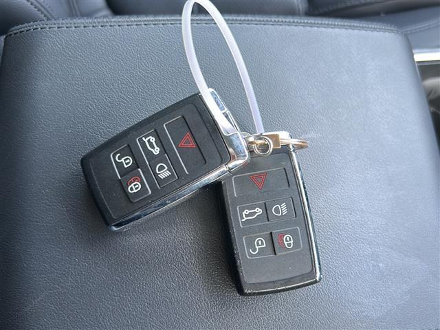 Eペイス SE P200 ◇ワンオーナー◇純正メモリナビ・Bluetooth USB・アラウンドビューモニター◇追従式クルーズコントロール◇ドアバイザー◇パドルシフト◇ドライブレコーダー◇レザーシート(26枚目)