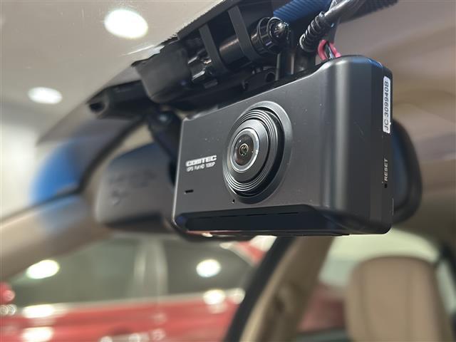 クラウンハイブリッド ロイヤルサルーン　◇純正ナビ・Ｂｌｕｅｔｏｏｔｈ　ＣＤ　ＤＶＤ・ＴＶ　ワンセグ・バックカメラ◇クルーズコントロール◇電動ガラスサンルーフ◇レザーシート◇パワーシート◇シートヒーター◇シートクーラー（5枚目）