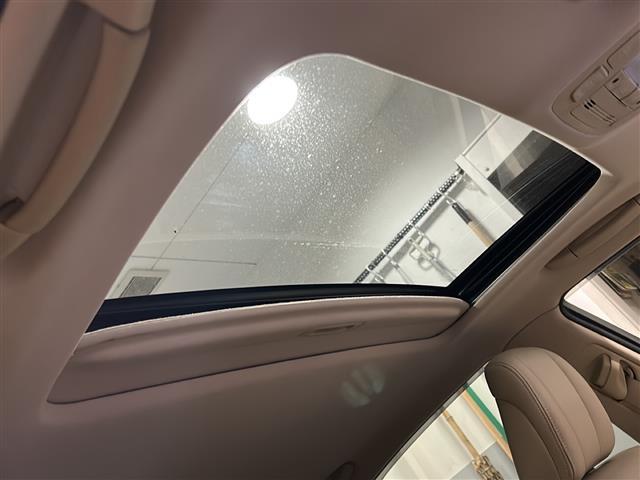 クラウンハイブリッド ロイヤルサルーン　◇純正ナビ・Ｂｌｕｅｔｏｏｔｈ　ＣＤ　ＤＶＤ・ＴＶ　ワンセグ・バックカメラ◇クルーズコントロール◇電動ガラスサンルーフ◇レザーシート◇パワーシート◇シートヒーター◇シートクーラー（7枚目）