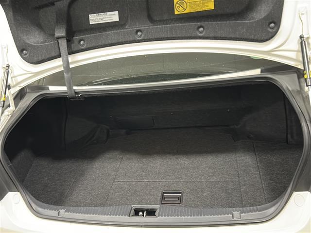 クラウンハイブリッド ロイヤルサルーン　◇純正ナビ・Ｂｌｕｅｔｏｏｔｈ　ＣＤ　ＤＶＤ・ＴＶ　ワンセグ・バックカメラ◇クルーズコントロール◇電動ガラスサンルーフ◇レザーシート◇パワーシート◇シートヒーター◇シートクーラー（20枚目）