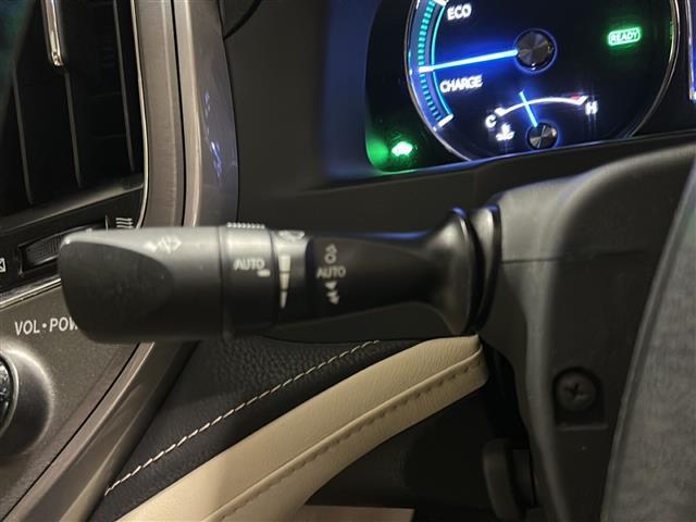 クラウンハイブリッド ロイヤルサルーン　◇純正ナビ・Ｂｌｕｅｔｏｏｔｈ　ＣＤ　ＤＶＤ・ＴＶ　ワンセグ・バックカメラ◇クルーズコントロール◇電動ガラスサンルーフ◇レザーシート◇パワーシート◇シートヒーター◇シートクーラー（21枚目）