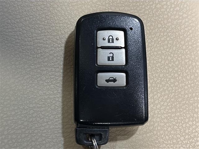 クラウンハイブリッド ロイヤルサルーン　◇純正ナビ・Ｂｌｕｅｔｏｏｔｈ　ＣＤ　ＤＶＤ・ＴＶ　ワンセグ・バックカメラ◇クルーズコントロール◇電動ガラスサンルーフ◇レザーシート◇パワーシート◇シートヒーター◇シートクーラー（25枚目）