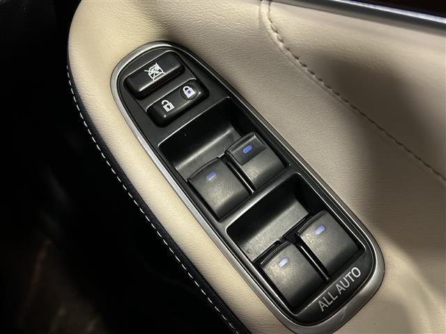 クラウンハイブリッド ロイヤルサルーン　◇純正ナビ・Ｂｌｕｅｔｏｏｔｈ　ＣＤ　ＤＶＤ・ＴＶ　ワンセグ・バックカメラ◇クルーズコントロール◇電動ガラスサンルーフ◇レザーシート◇パワーシート◇シートヒーター◇シートクーラー（30枚目）