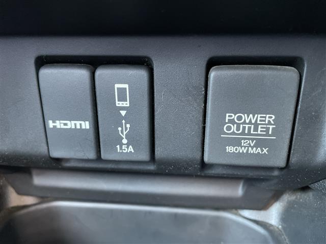 フィットハイブリッド Ｆ　１オーナー　純正インターナビ　Ｂカメラ　ＥＴＣ　横滑り防止装置　盗難防止装置　ＬＥＤヘッドライト　ＬＥＤフォグライト　オートライト　電動格納式リモコンカラードドアミラー（オートリトラミラー）（16枚目）