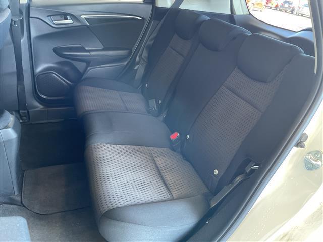 フィットハイブリッド Ｆ　１オーナー　純正インターナビ　Ｂカメラ　ＥＴＣ　横滑り防止装置　盗難防止装置　ＬＥＤヘッドライト　ＬＥＤフォグライト　オートライト　電動格納式リモコンカラードドアミラー（オートリトラミラー）（23枚目）