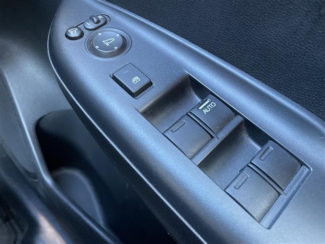 フィットハイブリッド Ｆ　１オーナー　純正インターナビ　Ｂカメラ　ＥＴＣ　横滑り防止装置　盗難防止装置　ＬＥＤヘッドライト　ＬＥＤフォグライト　オートライト　電動格納式リモコンカラードドアミラー（オートリトラミラー）（32枚目）