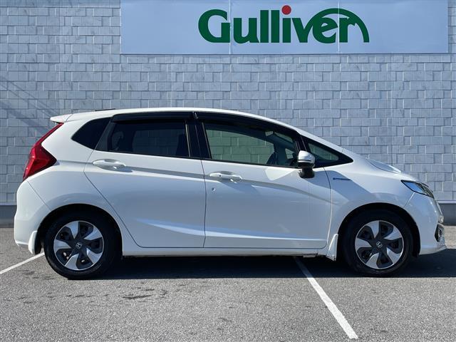 フィットハイブリッド Ｆ　１オーナー　純正インターナビ　Ｂカメラ　ＥＴＣ　横滑り防止装置　盗難防止装置　ＬＥＤヘッドライト　ＬＥＤフォグライト　オートライト　電動格納式リモコンカラードドアミラー（オートリトラミラー）（39枚目）