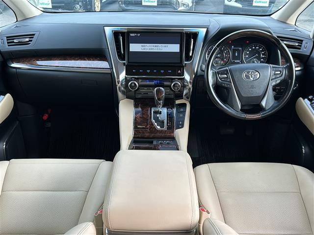 ヴェルファイア ２．５Ｖ　純正ナビ　Ｂｌｕｅｔｏｏｔｈ　フルセグＴＶ　バックカメラ　ドライブレコーダー　ＥＴＣ　スペアキー　両側パワースライドドア　パワーバックドア　パワーシート　レザーシート　エアシート　後席エアコン　ＬＥＤ（11枚目）