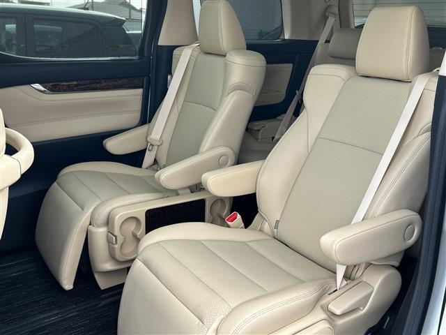 ヴェルファイア ２．５Ｖ　純正ナビ　Ｂｌｕｅｔｏｏｔｈ　フルセグＴＶ　バックカメラ　ドライブレコーダー　ＥＴＣ　スペアキー　両側パワースライドドア　パワーバックドア　パワーシート　レザーシート　エアシート　後席エアコン　ＬＥＤ（19枚目）