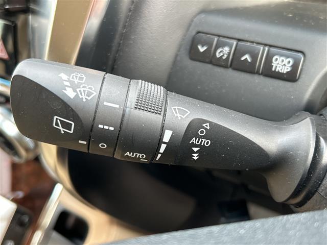 ヴェルファイア ２．５Ｖ　純正ナビ　Ｂｌｕｅｔｏｏｔｈ　フルセグＴＶ　バックカメラ　ドライブレコーダー　ＥＴＣ　スペアキー　両側パワースライドドア　パワーバックドア　パワーシート　レザーシート　エアシート　後席エアコン　ＬＥＤ（22枚目）