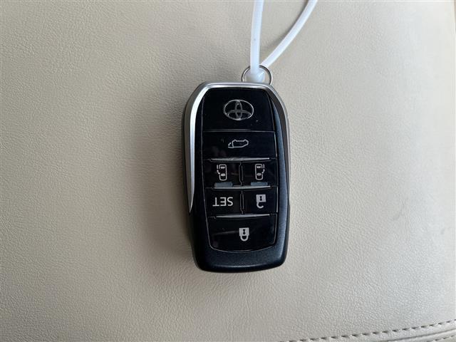 ヴェルファイア ２．５Ｖ　純正ナビ　Ｂｌｕｅｔｏｏｔｈ　フルセグＴＶ　バックカメラ　ドライブレコーダー　ＥＴＣ　スペアキー　両側パワースライドドア　パワーバックドア　パワーシート　レザーシート　エアシート　後席エアコン　ＬＥＤ（28枚目）