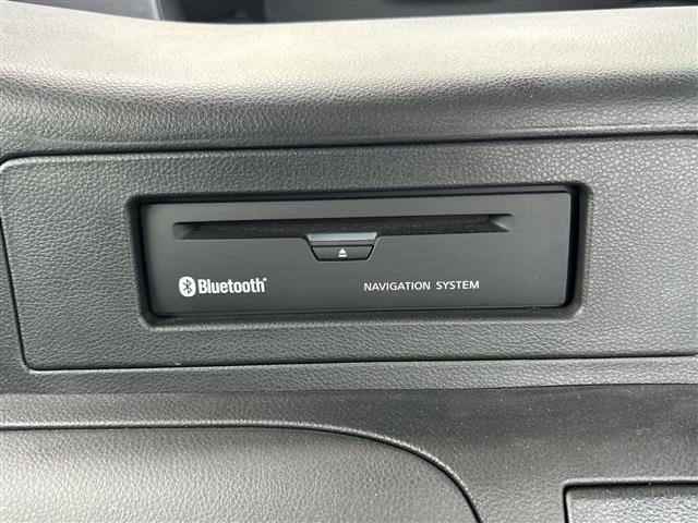 フェアレディＺ ベースグレード　◇純正ＨＤＤナビ◇バックカメラ◇オーディオ◇ＣＤ　ＦＭ　ＡＭ◇ＭＴモード付ＡＴ◇純正１８インチアルミホイール◇リモコンキー◇横滑り防止装置◇盗難防止装置◇ＨＩＤヘッドライト（6枚目）