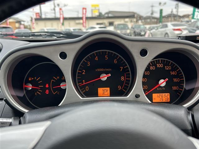 フェアレディＺ ベースグレード　◇純正ＨＤＤナビ◇バックカメラ◇オーディオ◇ＣＤ　ＦＭ　ＡＭ◇ＭＴモード付ＡＴ◇純正１８インチアルミホイール◇リモコンキー◇横滑り防止装置◇盗難防止装置◇ＨＩＤヘッドライト（8枚目）