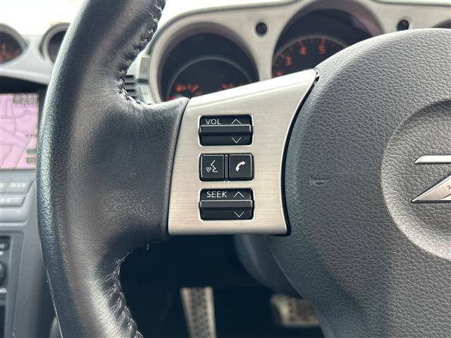 フェアレディＺ ベースグレード　◇純正ＨＤＤナビ◇バックカメラ◇オーディオ◇ＣＤ　ＦＭ　ＡＭ◇ＭＴモード付ＡＴ◇純正１８インチアルミホイール◇リモコンキー◇横滑り防止装置◇盗難防止装置◇ＨＩＤヘッドライト（11枚目）