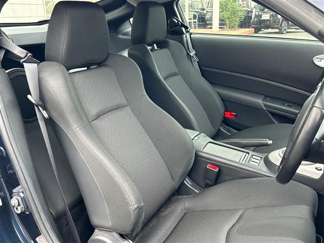 フェアレディＺ ベースグレード　◇純正ＨＤＤナビ◇バックカメラ◇オーディオ◇ＣＤ　ＦＭ　ＡＭ◇ＭＴモード付ＡＴ◇純正１８インチアルミホイール◇リモコンキー◇横滑り防止装置◇盗難防止装置◇ＨＩＤヘッドライト（13枚目）