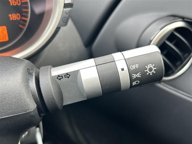 フェアレディＺ ベースグレード　◇純正ＨＤＤナビ◇バックカメラ◇オーディオ◇ＣＤ　ＦＭ　ＡＭ◇ＭＴモード付ＡＴ◇純正１８インチアルミホイール◇リモコンキー◇横滑り防止装置◇盗難防止装置◇ＨＩＤヘッドライト（16枚目）