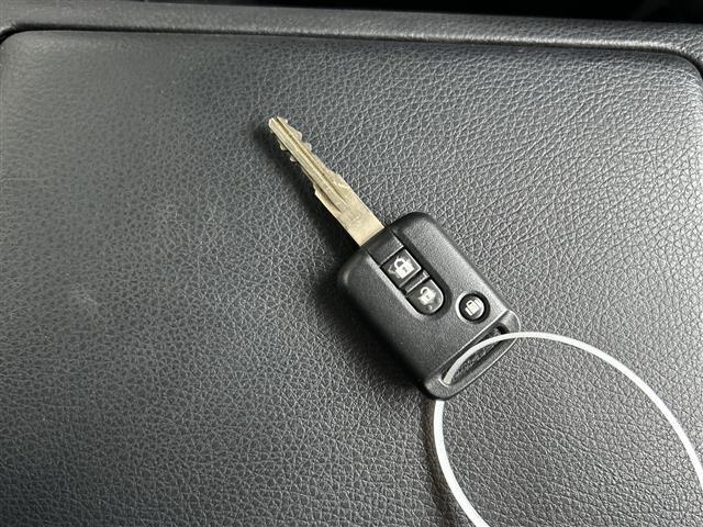 フェアレディＺ ベースグレード　◇純正ＨＤＤナビ◇バックカメラ◇オーディオ◇ＣＤ　ＦＭ　ＡＭ◇ＭＴモード付ＡＴ◇純正１８インチアルミホイール◇リモコンキー◇横滑り防止装置◇盗難防止装置◇ＨＩＤヘッドライト（20枚目）