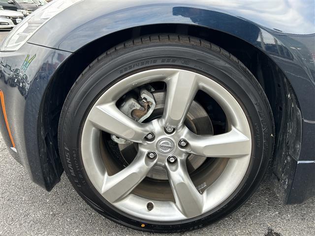 フェアレディＺ ベースグレード　◇純正ＨＤＤナビ◇バックカメラ◇オーディオ◇ＣＤ　ＦＭ　ＡＭ◇ＭＴモード付ＡＴ◇純正１８インチアルミホイール◇リモコンキー◇横滑り防止装置◇盗難防止装置◇ＨＩＤヘッドライト（40枚目）