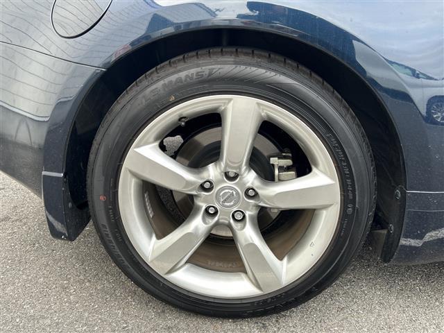 フェアレディＺ ベースグレード　◇純正ＨＤＤナビ◇バックカメラ◇オーディオ◇ＣＤ　ＦＭ　ＡＭ◇ＭＴモード付ＡＴ◇純正１８インチアルミホイール◇リモコンキー◇横滑り防止装置◇盗難防止装置◇ＨＩＤヘッドライト（43枚目）