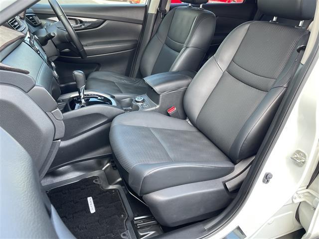 エクストレイル ２０Ｘｉ　純正ナビ　フルセグＴＶ　Ｂｌｕｅｔｏｏｔｈ　アラウンドビューモニター　デジタルインナーミラー　プロパイロット　クルーズコントロール　パワーバックドア　ルーフレール　全席シートヒーター　スペアキー（14枚目）