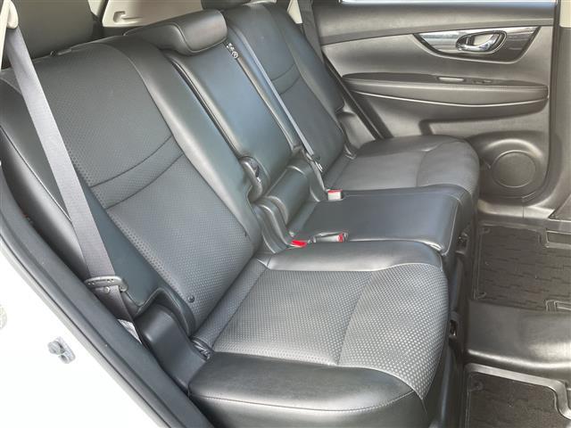 エクストレイル ２０Ｘｉ　純正ナビ　フルセグＴＶ　Ｂｌｕｅｔｏｏｔｈ　アラウンドビューモニター　デジタルインナーミラー　プロパイロット　クルーズコントロール　パワーバックドア　ルーフレール　全席シートヒーター　スペアキー（15枚目）