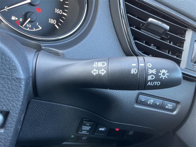 エクストレイル ２０Ｘｉ　純正ナビ　フルセグＴＶ　Ｂｌｕｅｔｏｏｔｈ　アラウンドビューモニター　デジタルインナーミラー　プロパイロット　クルーズコントロール　パワーバックドア　ルーフレール　全席シートヒーター　スペアキー（18枚目）