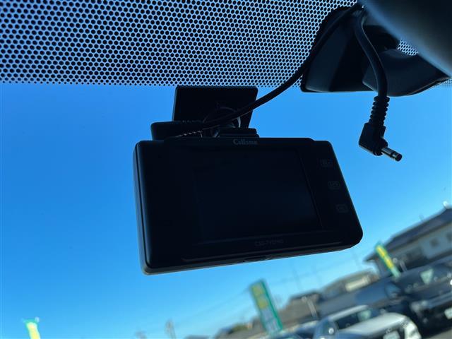 プリウスアルファ Ｓ　純正ナビ／ＴＶ／ＢＴ／ＣＤ／ＤＶＤ　　前後ドラレコ　ＥＴＣ　バックカメラ　横滑り防止装置　盗難防止装置　パーキングアシスト　オートライト　ＬＥＤヘッドライト　フォグランプ　ドアバイザー　取扱説明書（6枚目）