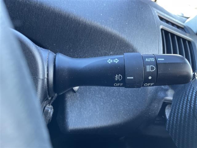 プリウスアルファ Ｓ　純正ナビ／ＴＶ／ＢＴ／ＣＤ／ＤＶＤ　　前後ドラレコ　ＥＴＣ　バックカメラ　横滑り防止装置　盗難防止装置　パーキングアシスト　オートライト　ＬＥＤヘッドライト　フォグランプ　ドアバイザー　取扱説明書（14枚目）