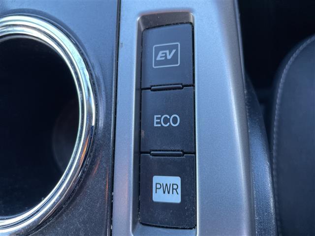 プリウスアルファ Ｓ　純正ナビ／ＴＶ／ＢＴ／ＣＤ／ＤＶＤ　　前後ドラレコ　ＥＴＣ　バックカメラ　横滑り防止装置　盗難防止装置　パーキングアシスト　オートライト　ＬＥＤヘッドライト　フォグランプ　ドアバイザー　取扱説明書（17枚目）