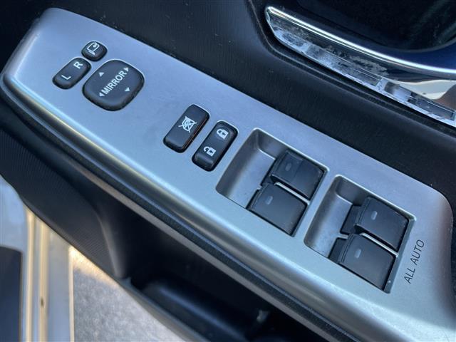 プリウスアルファ Ｓ　純正ナビ／ＴＶ／ＢＴ／ＣＤ／ＤＶＤ　　前後ドラレコ　ＥＴＣ　バックカメラ　横滑り防止装置　盗難防止装置　パーキングアシスト　オートライト　ＬＥＤヘッドライト　フォグランプ　ドアバイザー　取扱説明書（28枚目）