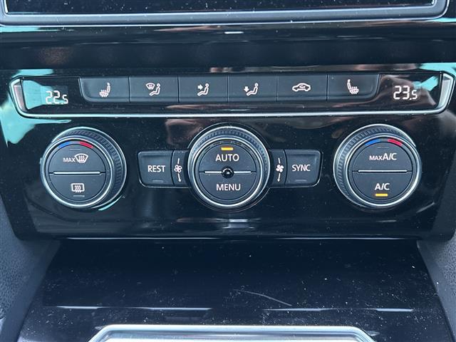 パサートヴァリアント TSI Rライン ◇純正メモリナビ・Discover Pro・Bluetooth CD DVD・バックカメラ◇追従式クルーズコントロール◇スペアキー◇電動バックドア◇レザーシート◇シートヒーター(11枚目)
