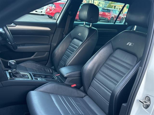 パサートヴァリアント TSI Rライン ◇純正メモリナビ・Discover Pro・Bluetooth CD DVD・バックカメラ◇追従式クルーズコントロール◇スペアキー◇電動バックドア◇レザーシート◇シートヒーター(16枚目)