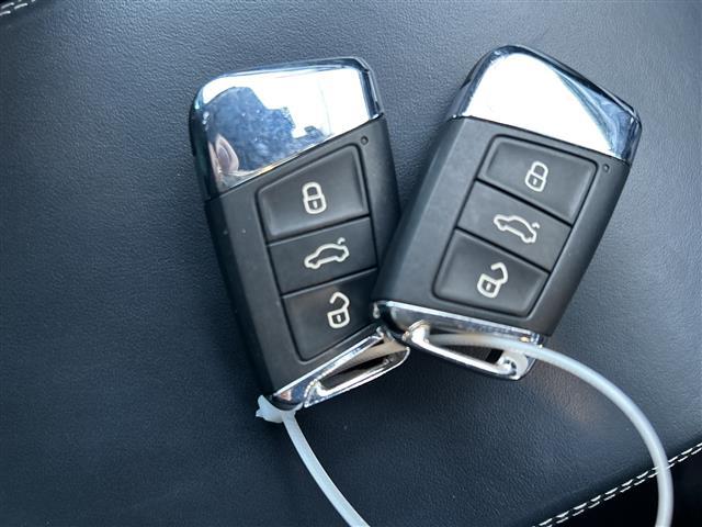 パサートヴァリアント TSI Rライン ◇純正メモリナビ・Discover Pro・Bluetooth CD DVD・バックカメラ◇追従式クルーズコントロール◇スペアキー◇電動バックドア◇レザーシート◇シートヒーター(24枚目)