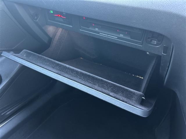 パサートヴァリアント TSI Rライン ◇純正メモリナビ・Discover Pro・Bluetooth CD DVD・バックカメラ◇追従式クルーズコントロール◇スペアキー◇電動バックドア◇レザーシート◇シートヒーター(28枚目)