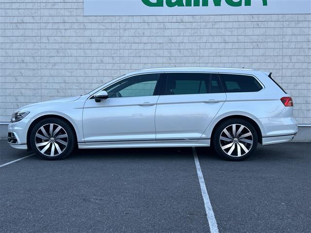 パサートヴァリアント TSI Rライン ◇純正メモリナビ・Discover Pro・Bluetooth CD DVD・バックカメラ◇追従式クルーズコントロール◇スペアキー◇電動バックドア◇レザーシート◇シートヒーター(30枚目)