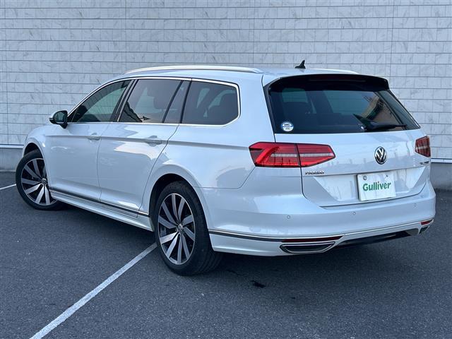 パサートヴァリアント TSI Rライン ◇純正メモリナビ・Discover Pro・Bluetooth CD DVD・バックカメラ◇追従式クルーズコントロール◇スペアキー◇電動バックドア◇レザーシート◇シートヒーター(31枚目)