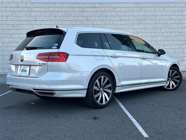 パサートヴァリアント TSI Rライン ◇純正メモリナビ・Discover Pro・Bluetooth CD DVD・バックカメラ◇追従式クルーズコントロール◇スペアキー◇電動バックドア◇レザーシート◇シートヒーター(33枚目)